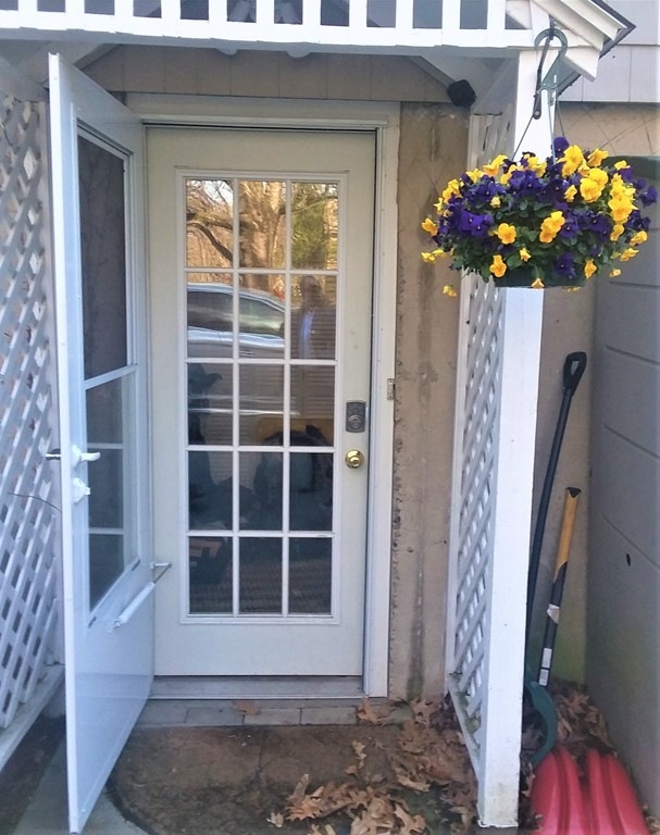 296 Cambridge Turnpike unit B, Lincoln, MA 01773 - photo 1