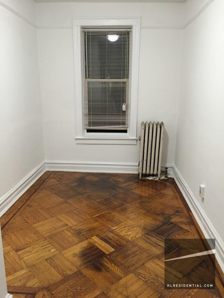 28-31 34th St unit 2, Long Island City, NY 11103 - photo 1