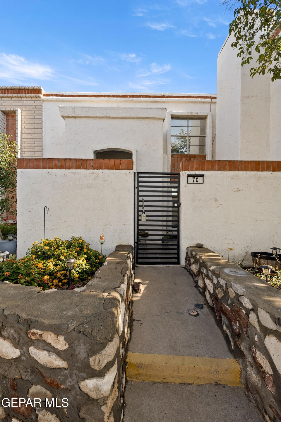 6201 Escondido Dr unit 7-C, El Paso, TX 79912 - photo 1