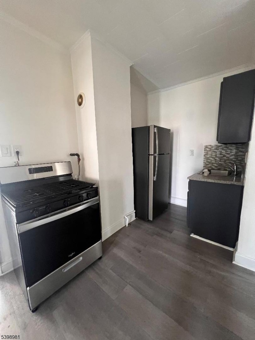 204 Erie St, Elizabethport, NJ 07206 - photo 1