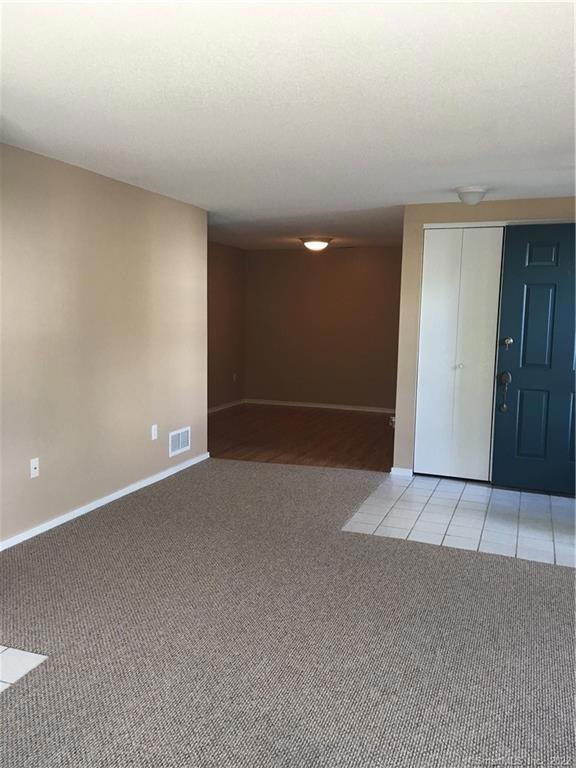 9 Valley Run Dr unit 9, Cromwell, CT 06416 - photo 1