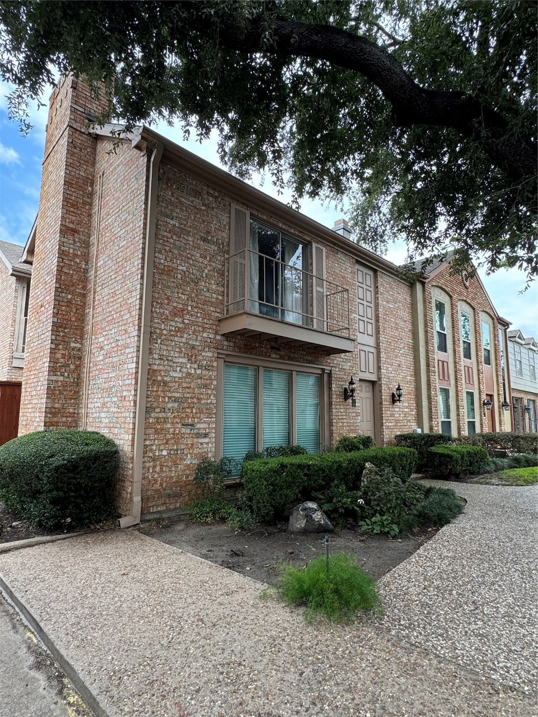 2323 Augusta Dr unit 20, Houston, TX 77057 - photo 1