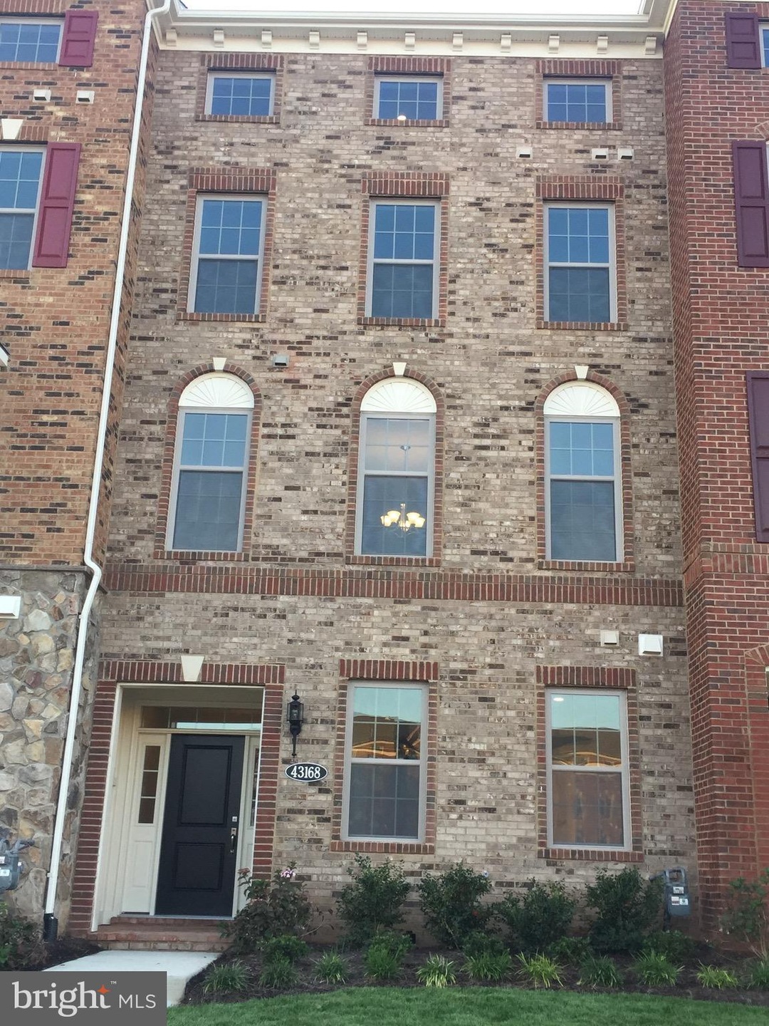 41368 Luttrell Square, Ashburn, VA 20148 - photo 1