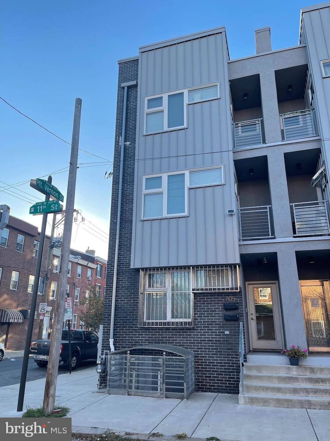 1105 Mount Vernon St unit 1, Philadelphia, PA 19123 - photo 1