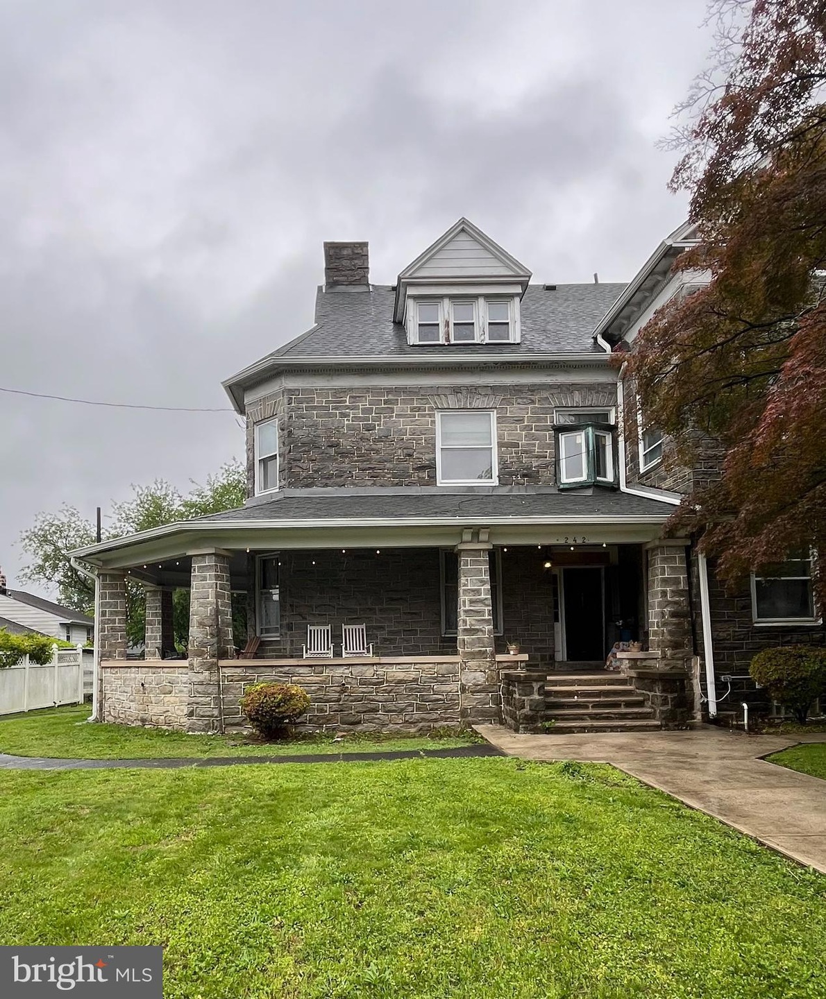 242 N Lansdowne Ave, Lansdowne, PA 19050 - photo 1