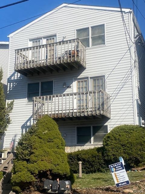 318 Chestnut St unit 320, Slatington, PA 18080 - photo 1