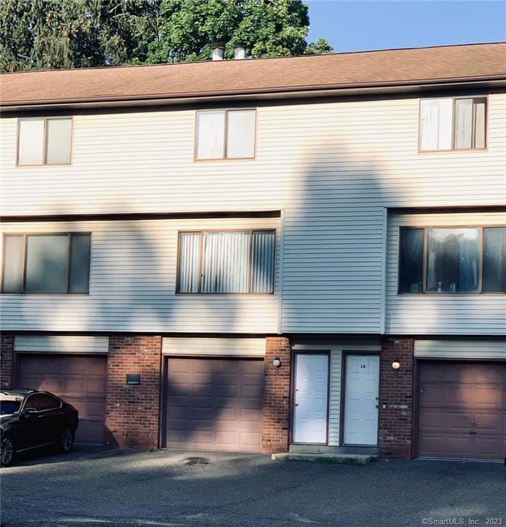 18 Dallas Terrace unit 3, Waterbury, CT 06705 - photo 1