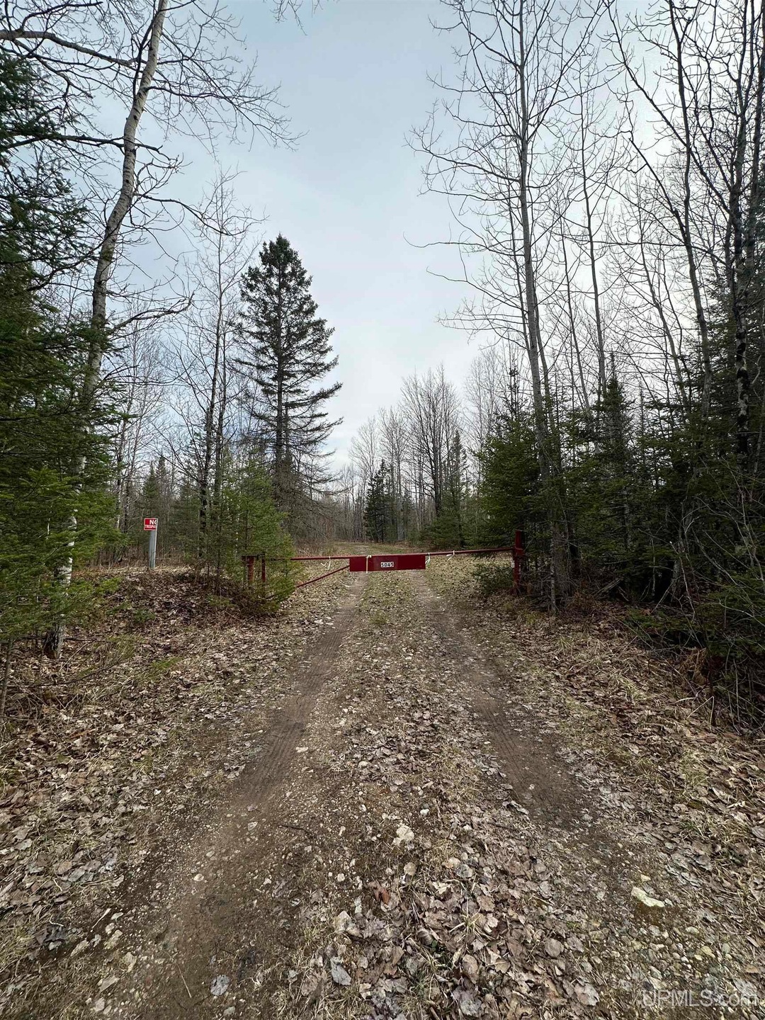 5045 27 5 Rd, Gladstone, MI 49837 - photo 1