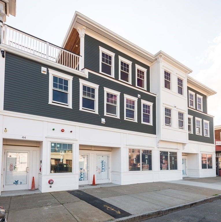 44 Maple St unit 1, Danvers, MA 01923 - photo 1