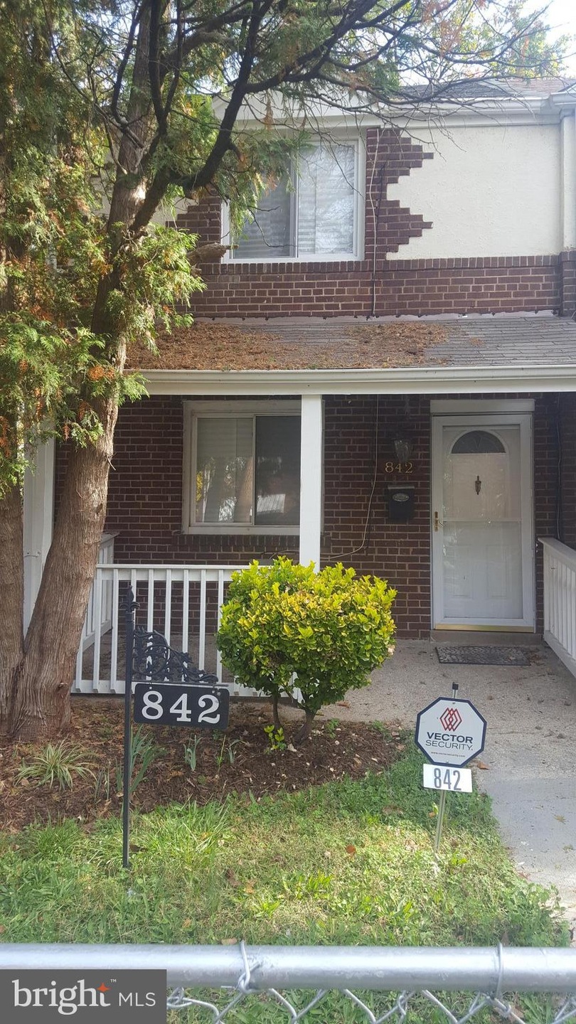 842 51st St SE, Washington, DC 20019 - photo 1