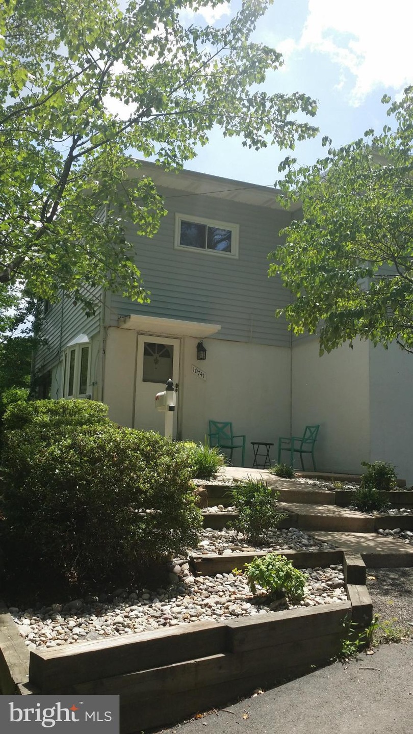 10741 Maple St, Fairfax, VA 22030 - photo 1