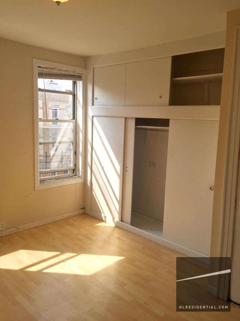 30-91 44th St unit 3, Astoria, NY 11103 - photo 1