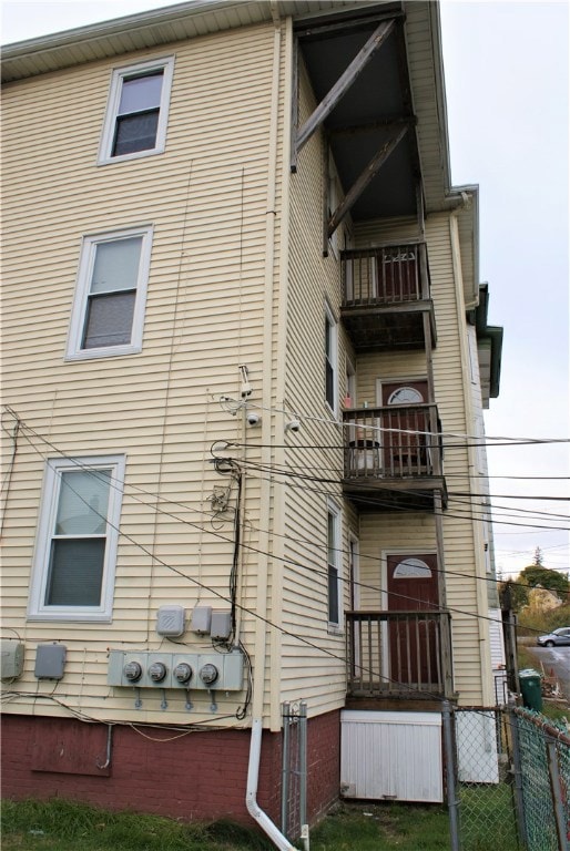 25 Laundry St, Woonsocket, RI 02895 - photo 1