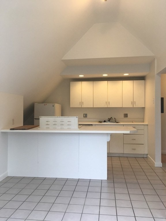 107 Ocean St unit 3, Lynn, MA 01902 - photo 1