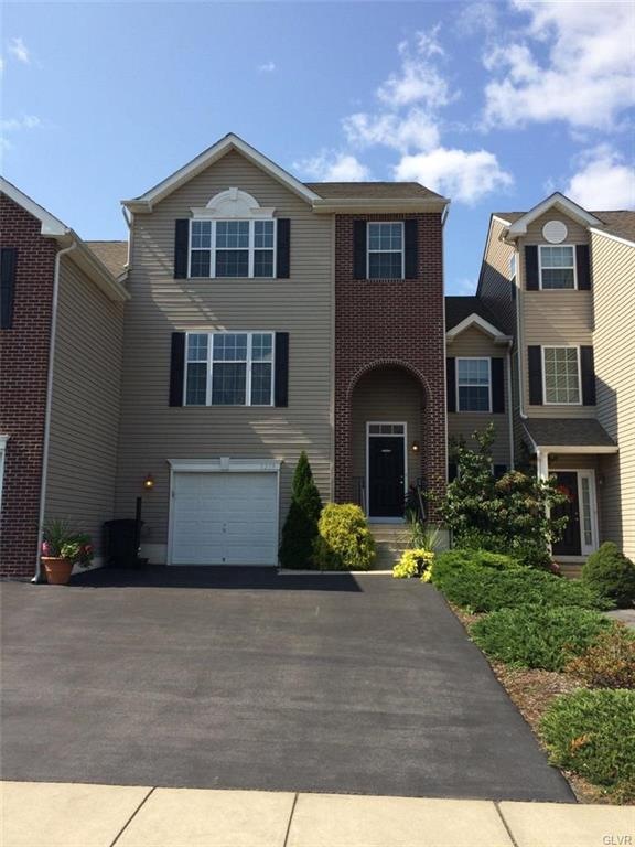 5259 Spring Ridge Dr E, Macungie, PA 18062 - photo 1