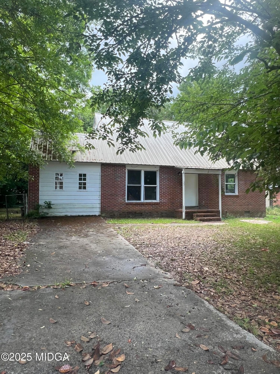 Pending $85,000 • Co-Listing Agent