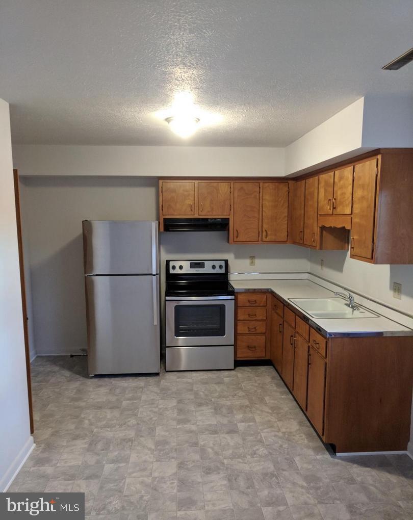 384 Aileen Ave, Strasburg, VA 22657 - photo 1