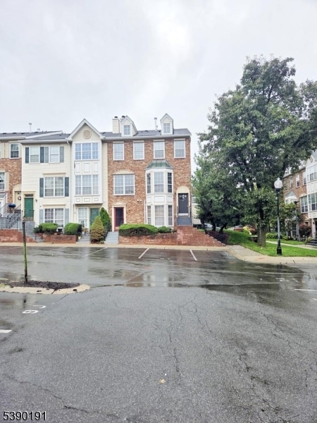 48 Howard Ct, Newark, NJ 07103 - photo 1