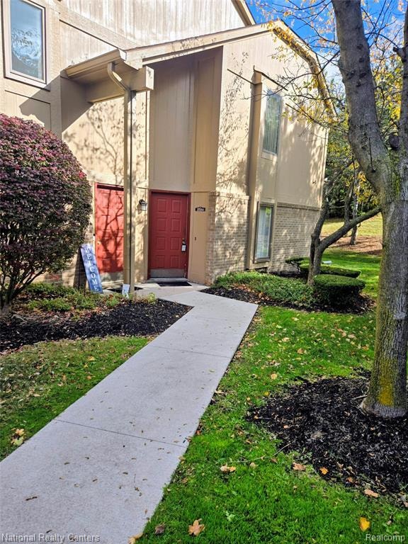 27354 Evergreen Rd unit 25, Lathrup Village, MI 48076 - photo 1