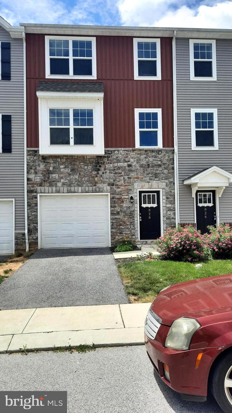 828 Admiral's Quay Dr, Mechanicsburg, PA 17055 - photo 1