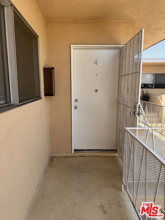 5411 S Centinela Ave unit 4, Los Angeles, CA 90066 - photo 1