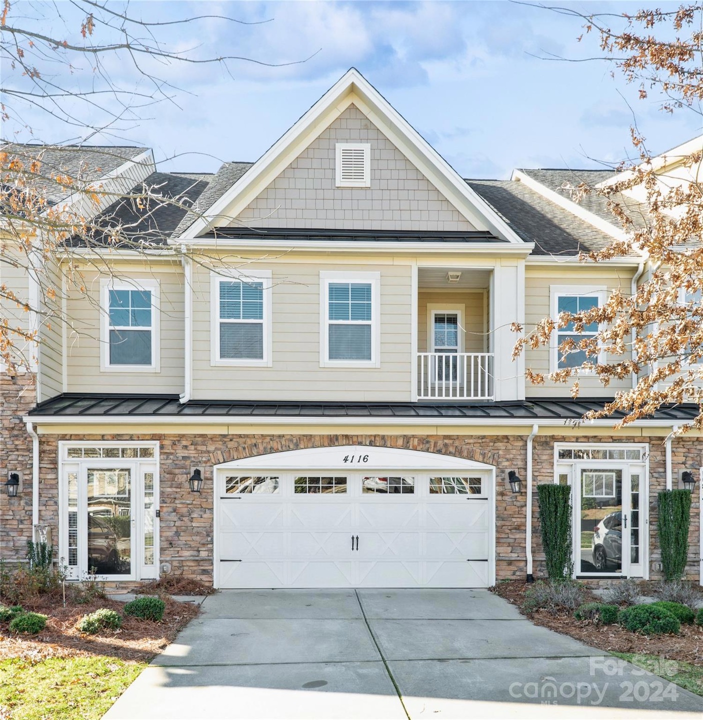 Beautiful townhouse in The Vineyards on Lake Wylie
