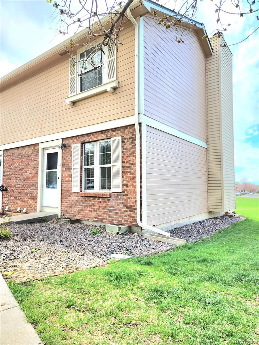 1523 S Ouray Cir unit A, Aurora, CO 80017 - photo 1