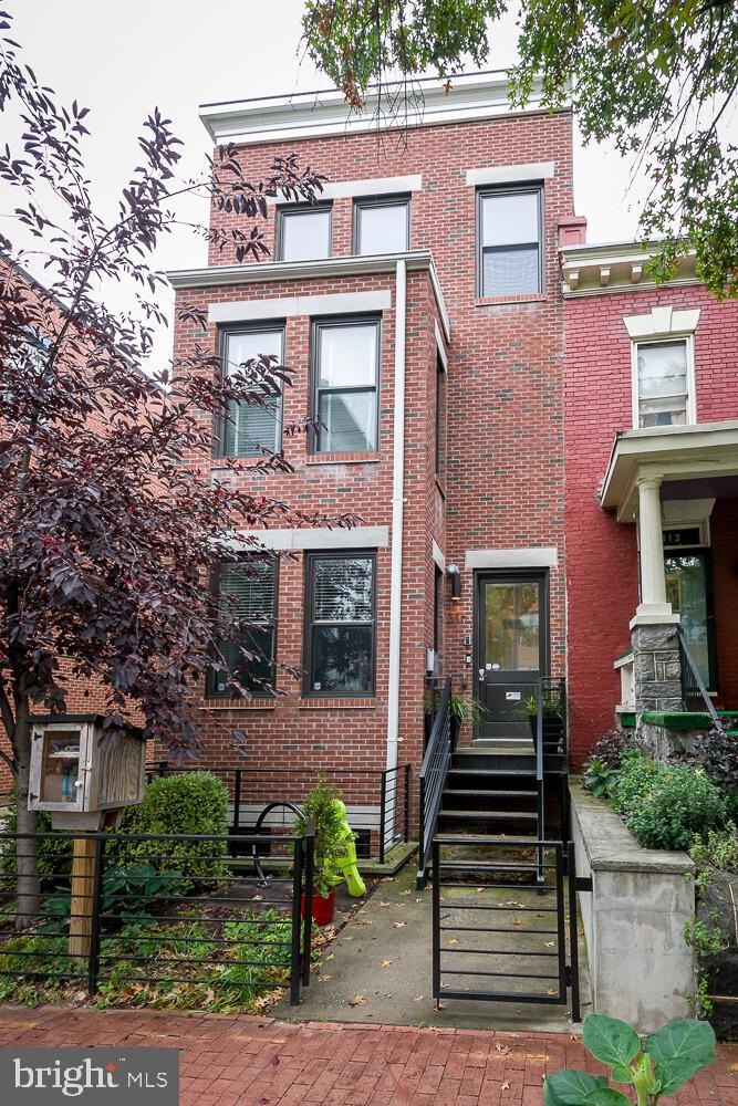 315 I St NE unit 2, Washington, DC 20002 - photo 1