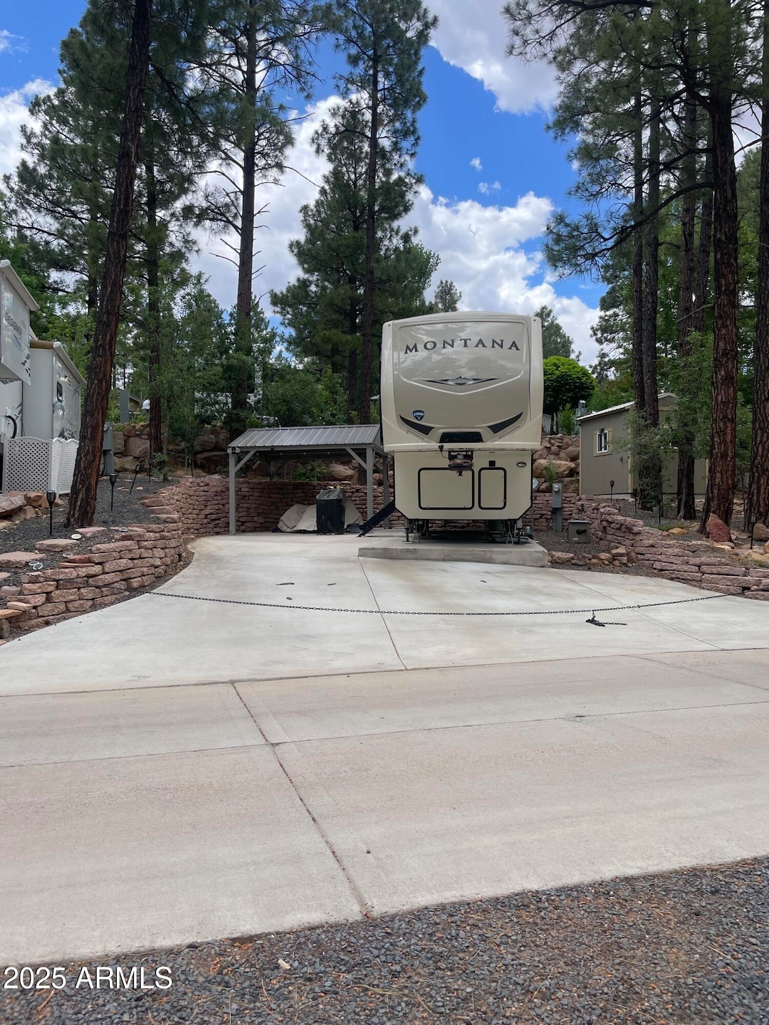 Land 5th Wheel 1