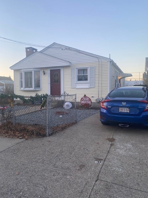 299 Sayles Ave, Pawtucket, RI 02860 - photo 1