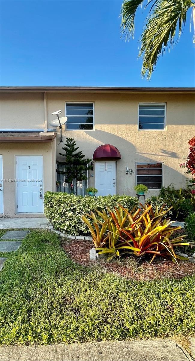 15270 SW 80th St unit 7, Miami, FL 33193 - photo 1