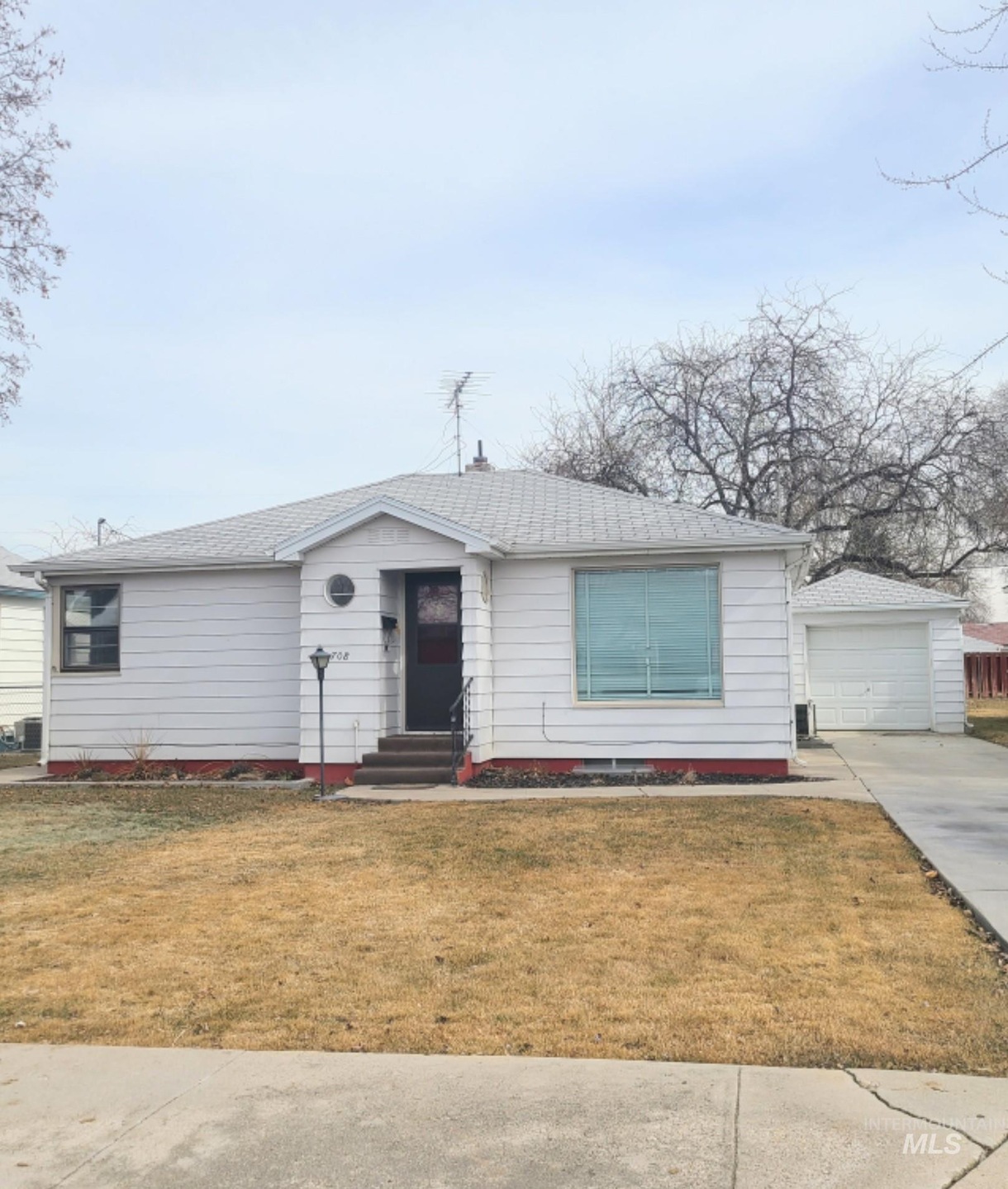 708 S Diamond St, Nampa, ID 83686 - photo 1