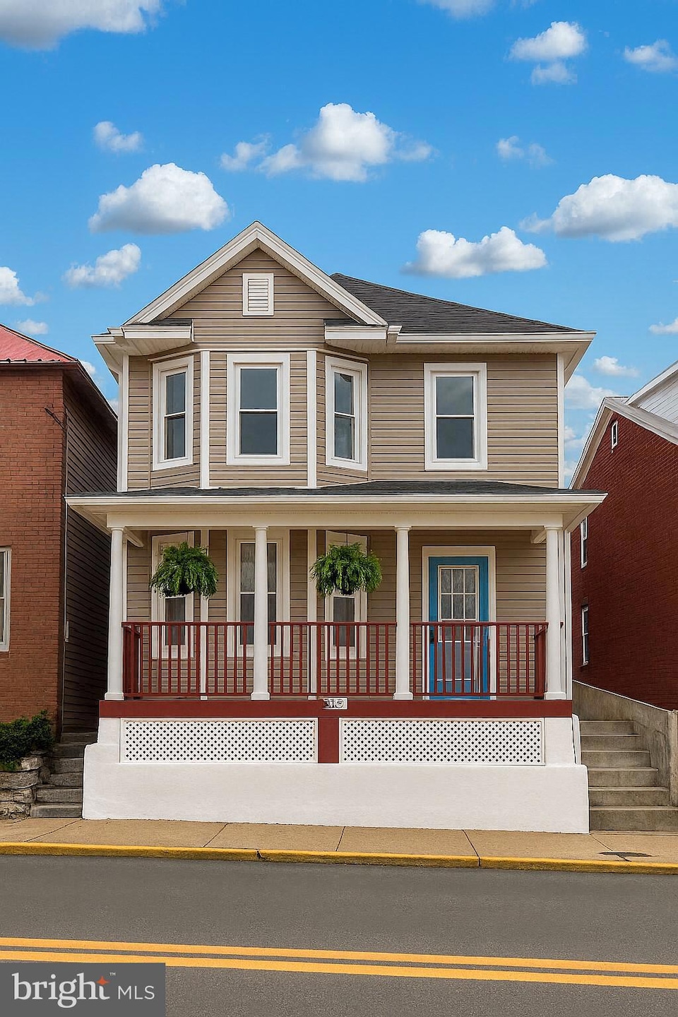 633 N Queen St, Martinsburg, WV 25404 - photo 1