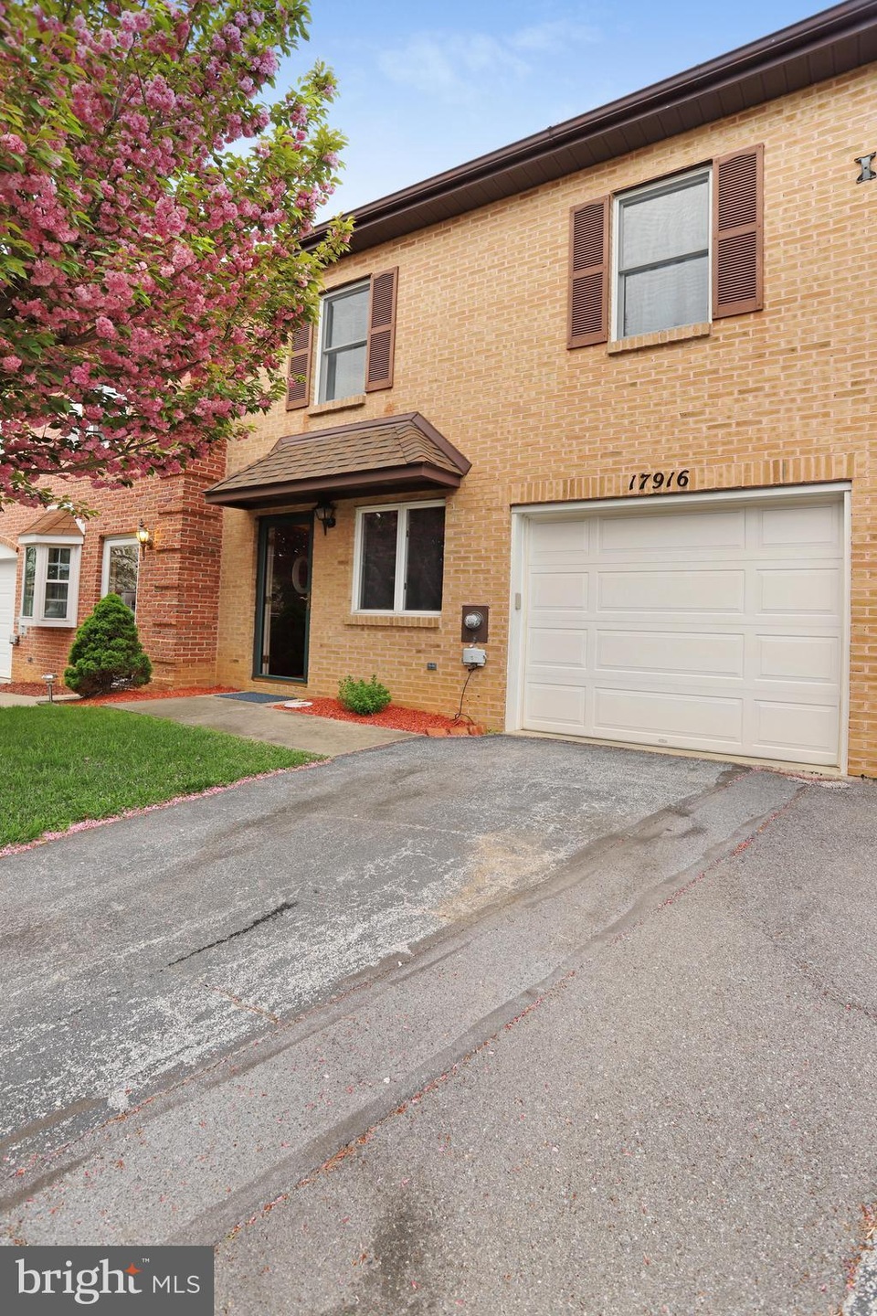 17916 Clubhouse Dr, Hagerstown, MD 21740 - photo 1