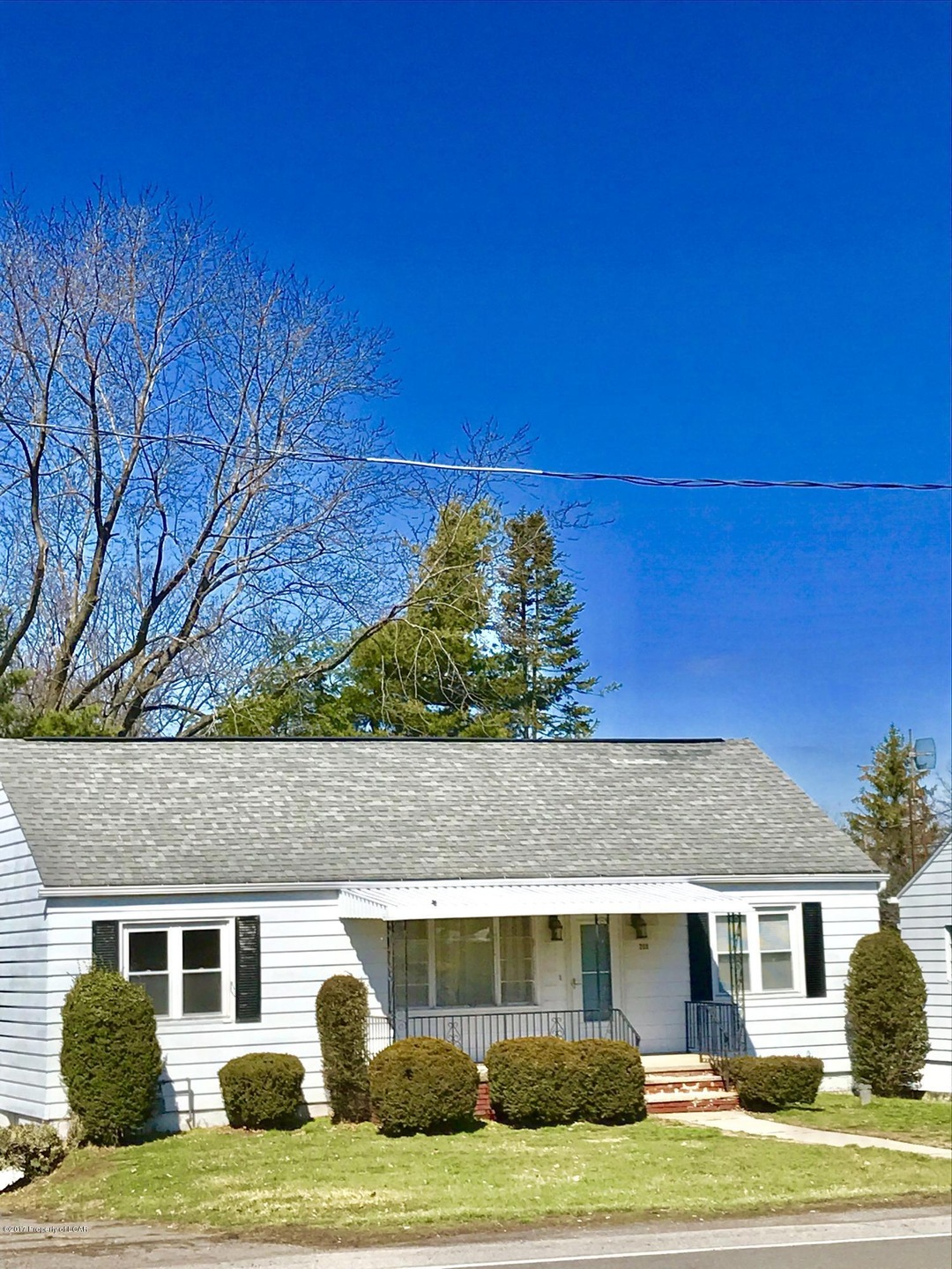 299 S Mountain Blvd, Mountain Top, PA 18707 - photo 1