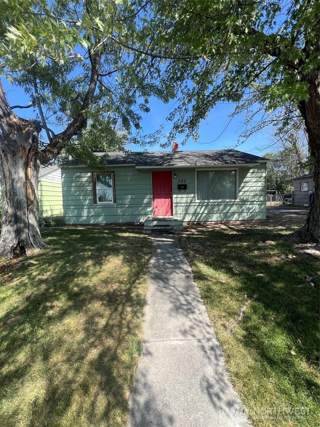 345 W Ridge Rd, Moses Lake, WA 98837 - photo 1