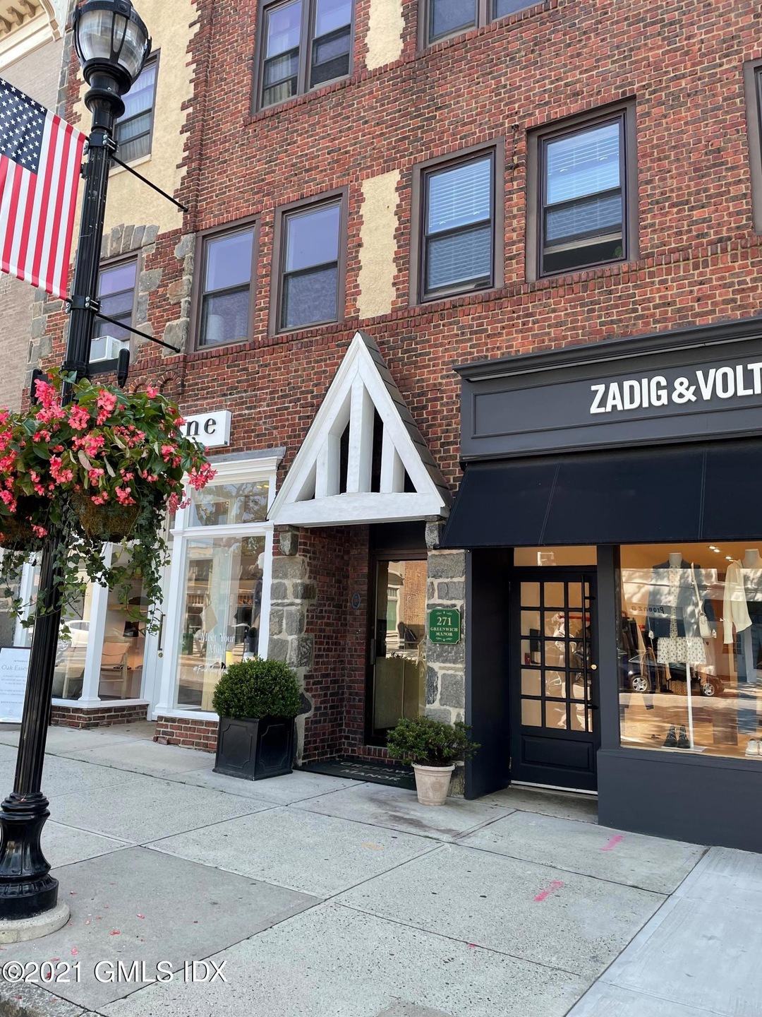 271 Greenwich Ave unit 3C, Greenwich, CT 06830 - photo 1