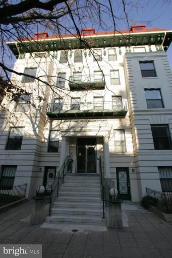 2627 Adams Mill Rd NW unit 104, Washington, DC 20009 - photo 1