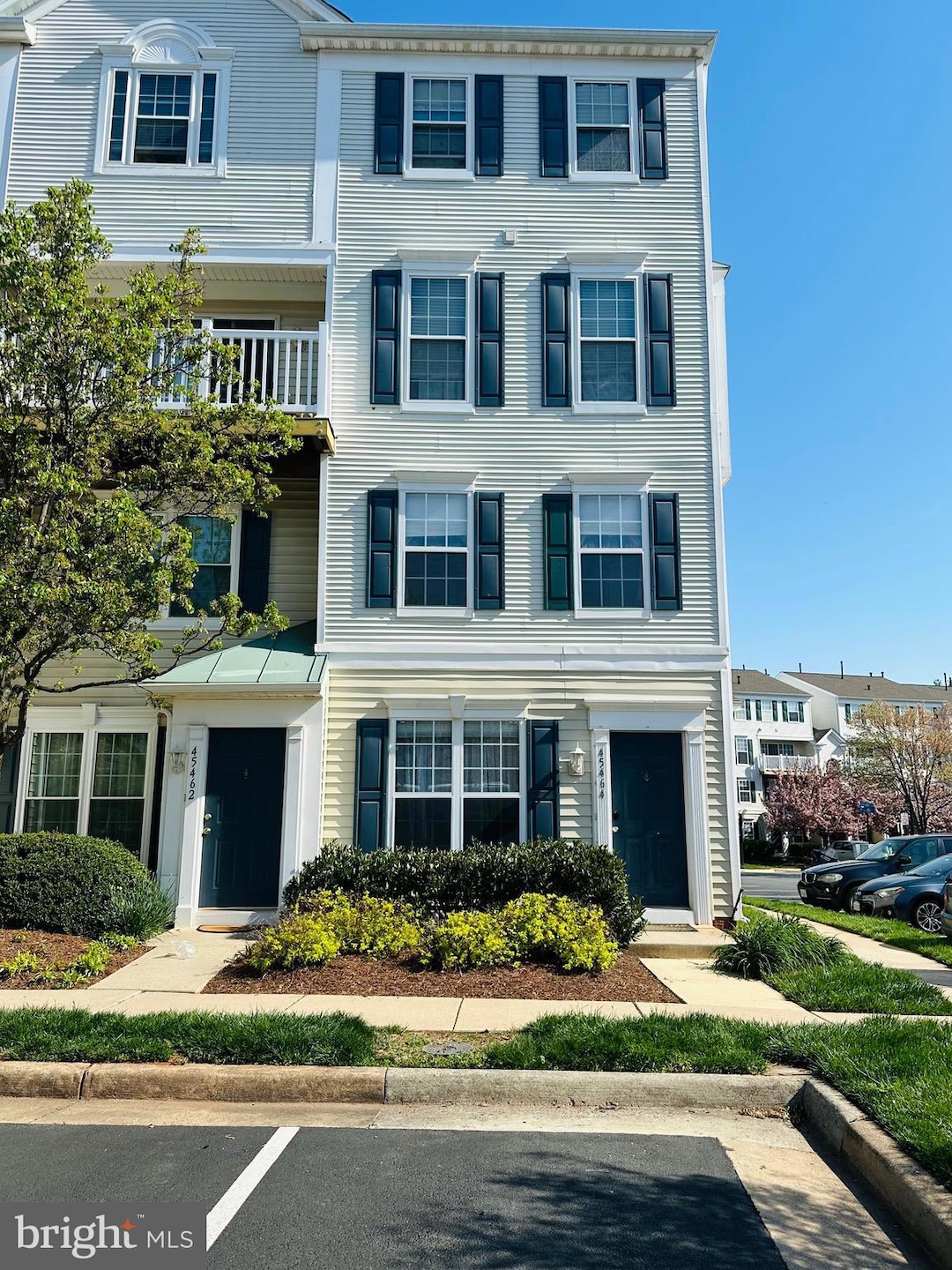 Sold $400,000 • Co-Listing Agent