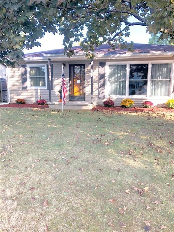 1615 Harden Dr, Barberton, OH 44203 - photo 1