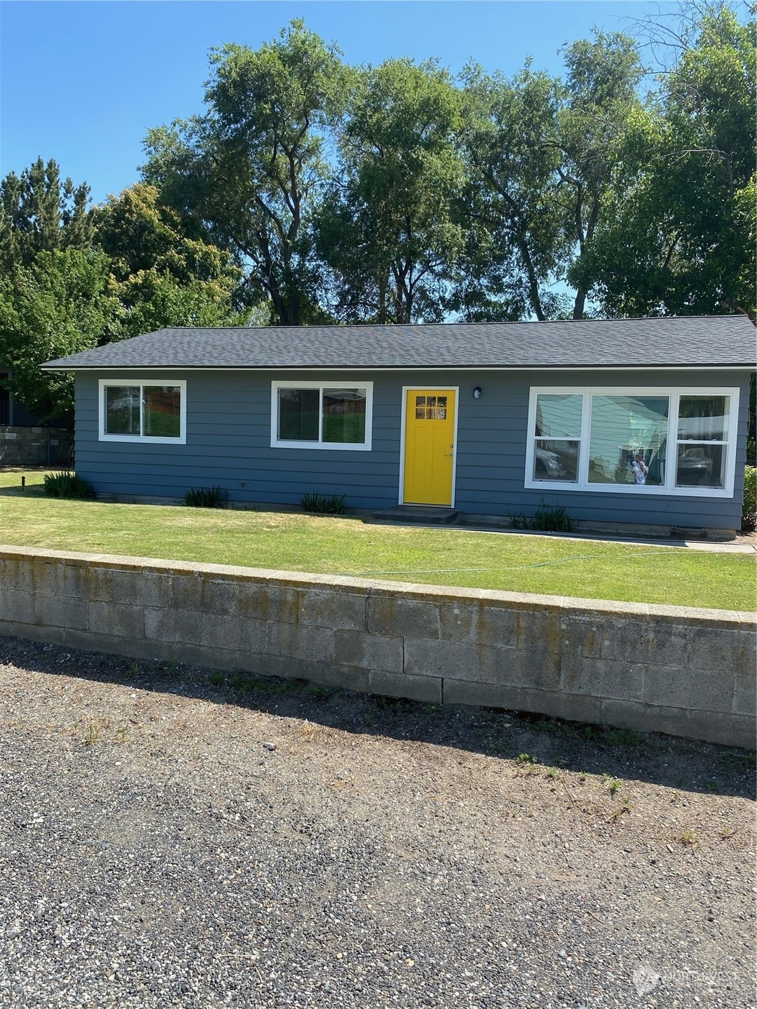 1802 5th St NE, East Wenatchee, WA 98802 - photo 1