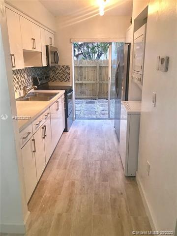 15270 SW 80th St unit 5, Miami, FL 33193 - photo 1