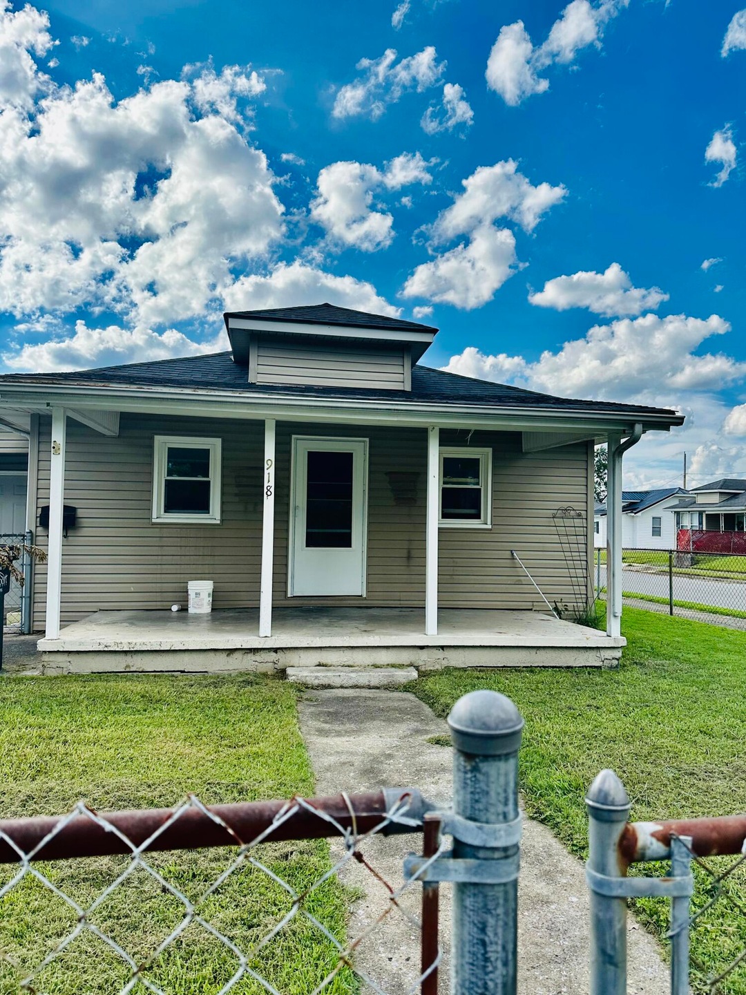 WELCOME HOME - BUY ME!!!