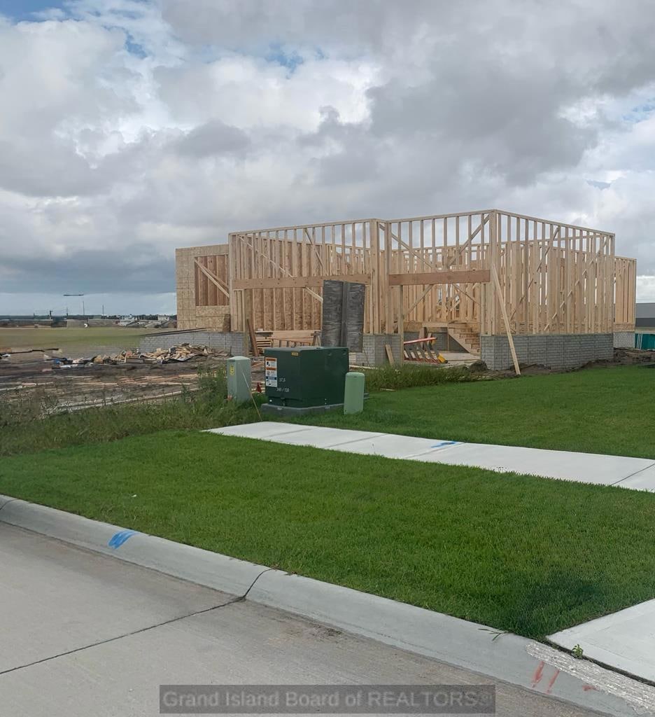 1435 Sagewood Ave, Grand Island, NE 68803 - photo 1