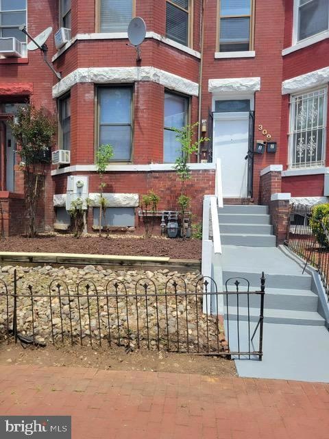 309 R St NW unit 1, Washington, DC 20001 - photo 1