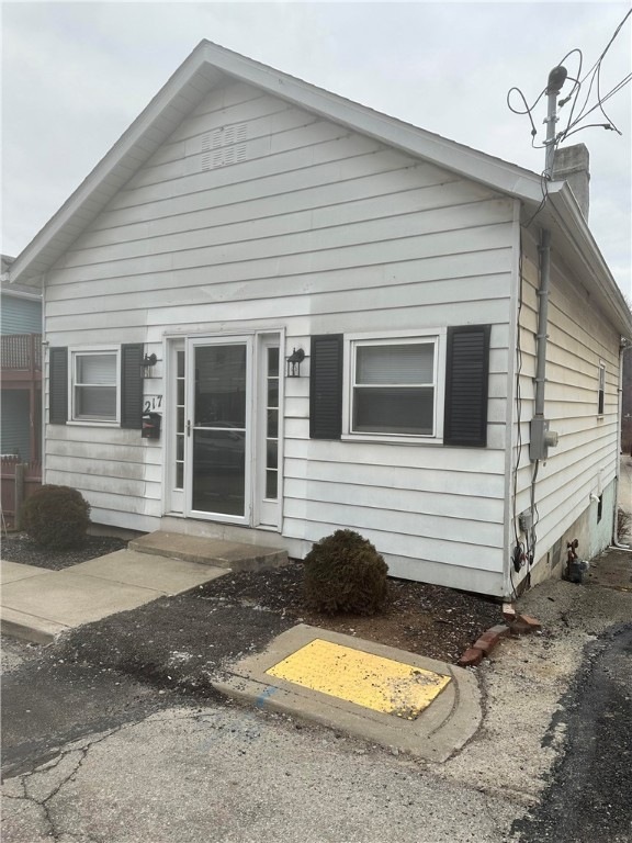 Aluminum sided home