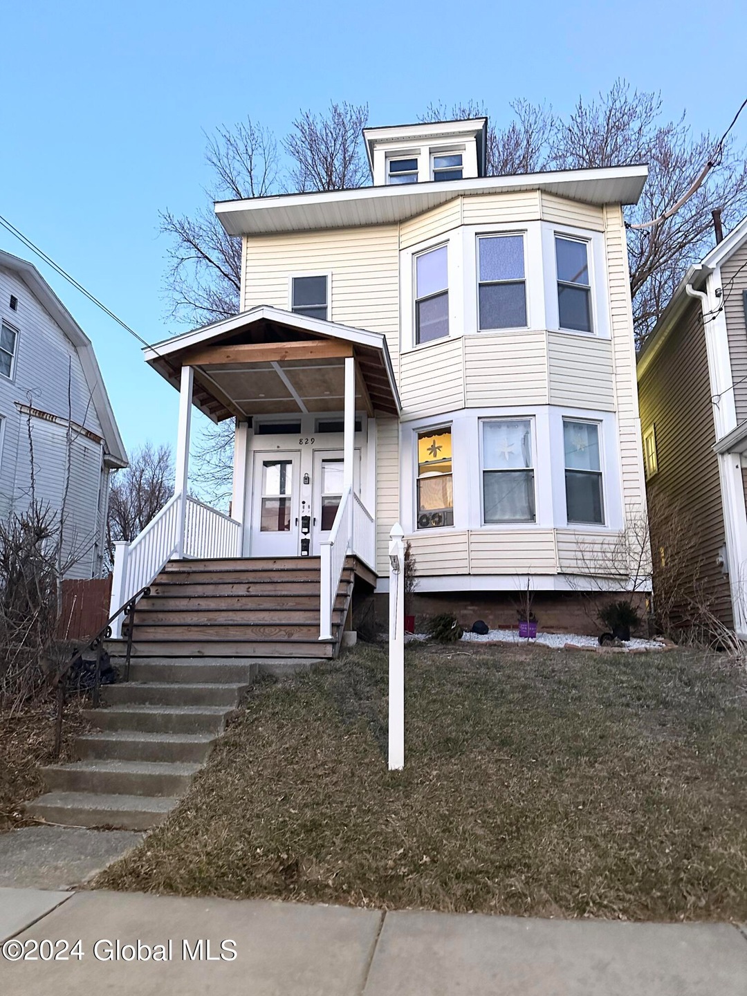 829 Lancaster St unit 2, Albany, NY 12203 - photo 1