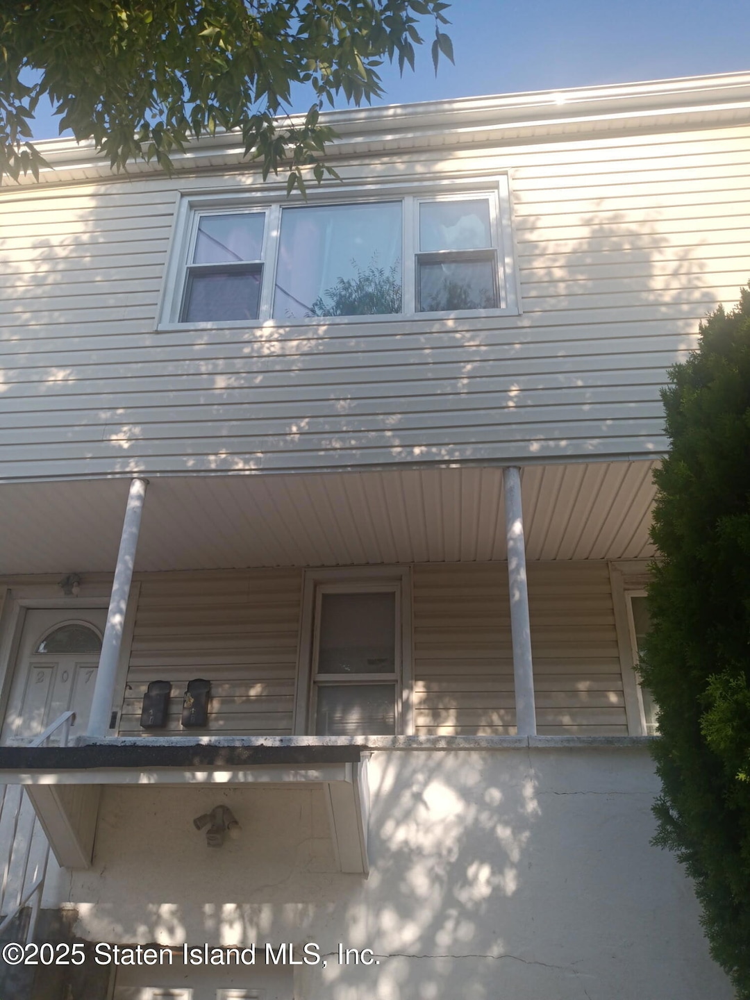 Under Contract $775,000