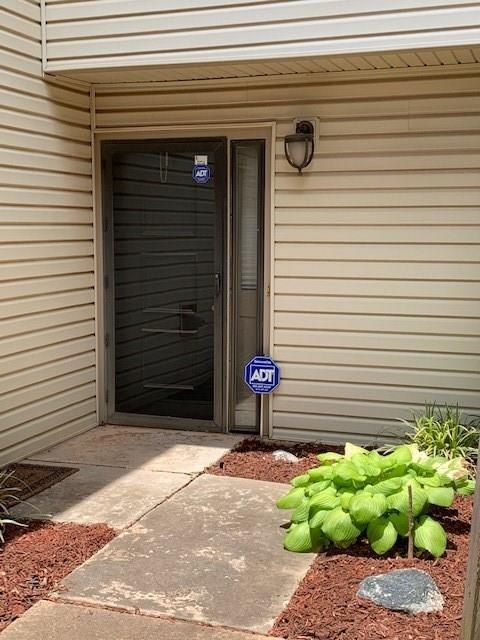 11354 Benttree Cir, Oklahoma City, OK 73120 - photo 1