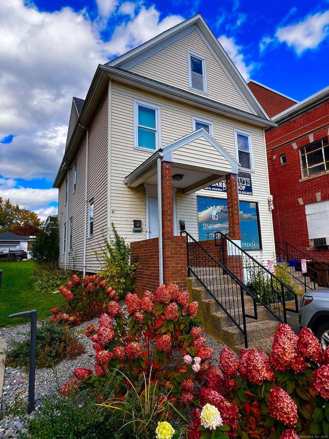 58 Washington St unit 1, Middletown, CT 06457 - photo 1